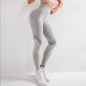 New without tags - Lift Leggings